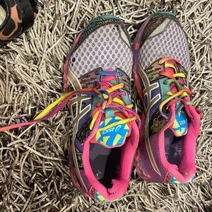 ASICS sneaker size 9